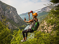Zip Line, Omis