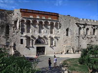 Split - Goldenes Tor