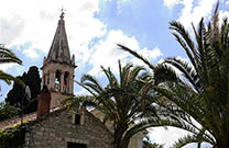 Kirchturm in Splitska