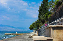 Sutivan - betonierte Liegeflächen