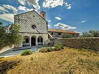 Kirche des Hl. Kreuzes mit Kloster