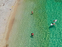 Strand Zad crikve (Uvala Krijal)