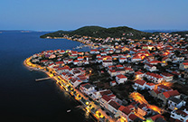 Uferpromenade Kali, Abend