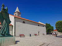 Sv. Anselma & Statue Grgur Ninski