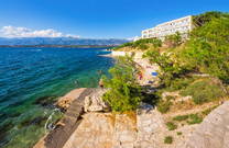 Novigrad (Dalmatien) - Felsstrand