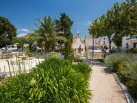 Kirche Sv. Rok & Parkanlage in Primosten