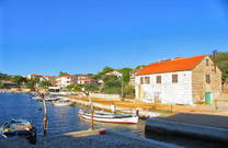 Fischerboote - kleiner Hafen