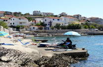 Strand Mezaroca, Razanj