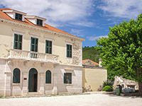 Erzbischöflicher - äbtischer Hof