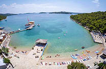 Luftaufnahme Strand Hostin Rastovac, Tisno