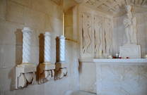 Das Mausoleum der Familie Racic von Innen