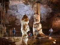 Weißer Stalagmit Brillant