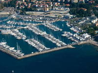Marina Izola & Krananlage