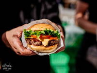 Ljubljana Odprta kuhna - Hood Burger